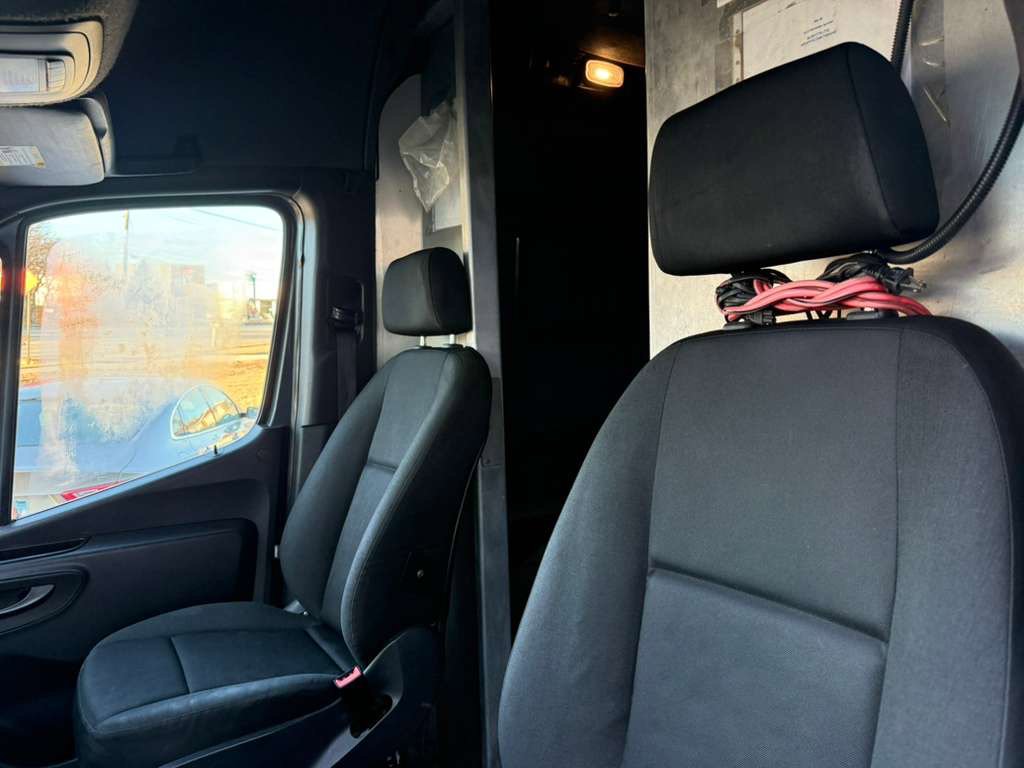 Used 2019 Mercedes-Benz Sprinter 144 image 21