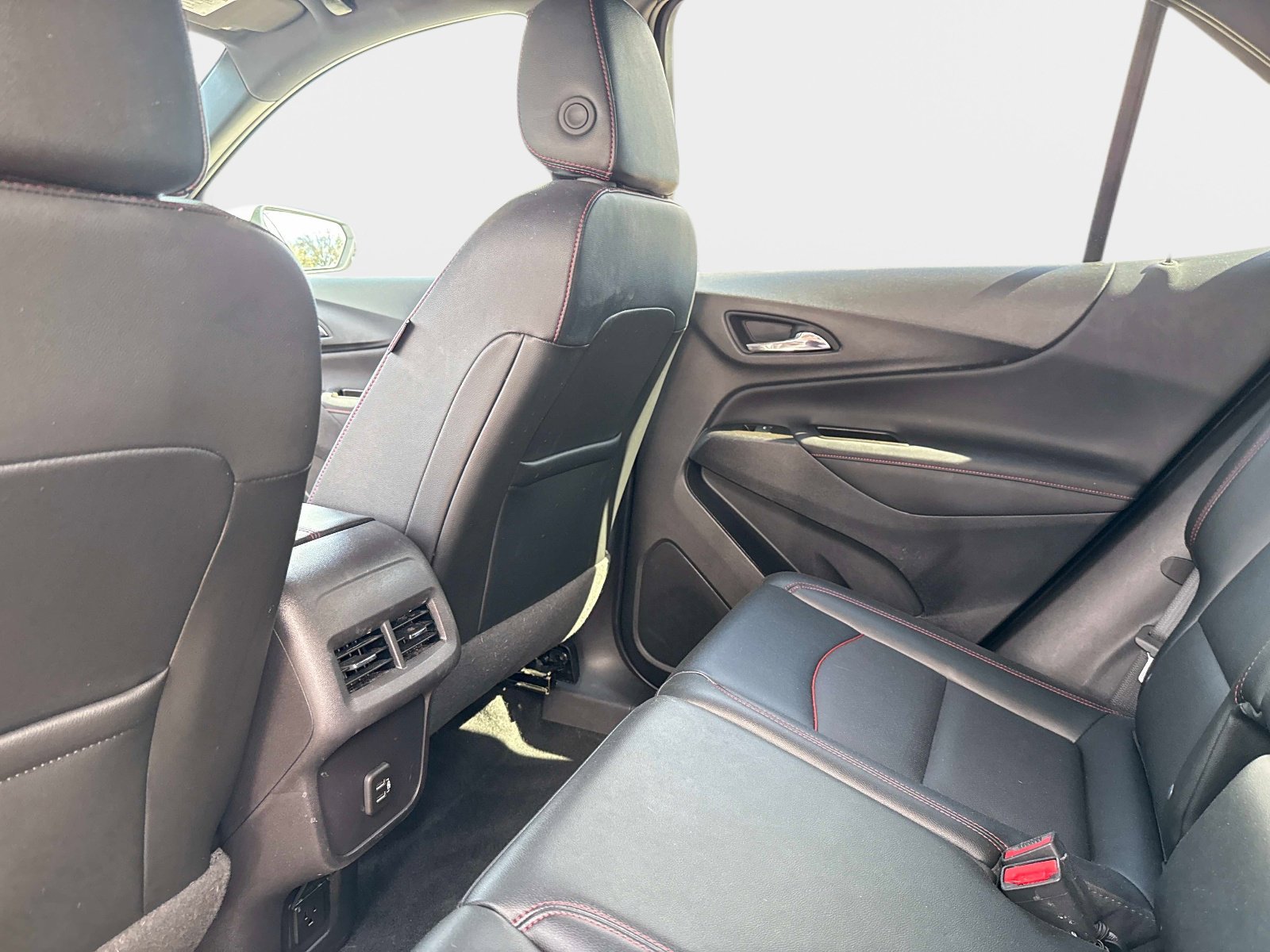 Used 2024 Chevrolet Equinox RS w/ RS Leather Package AWD/4WD image 16