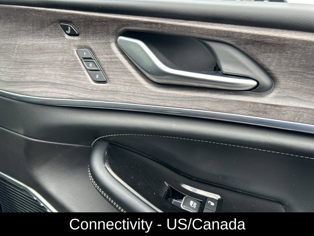 Certified 2022 Jeep Grand Cherokee Overland w/ Luxury Tech Group IV image 49