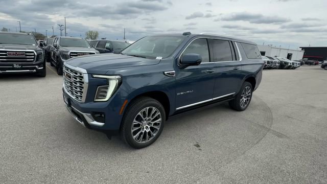 New 2026 GMC Yukon XL Denali w/ Denali Reserve Package AWD/4WD image 4