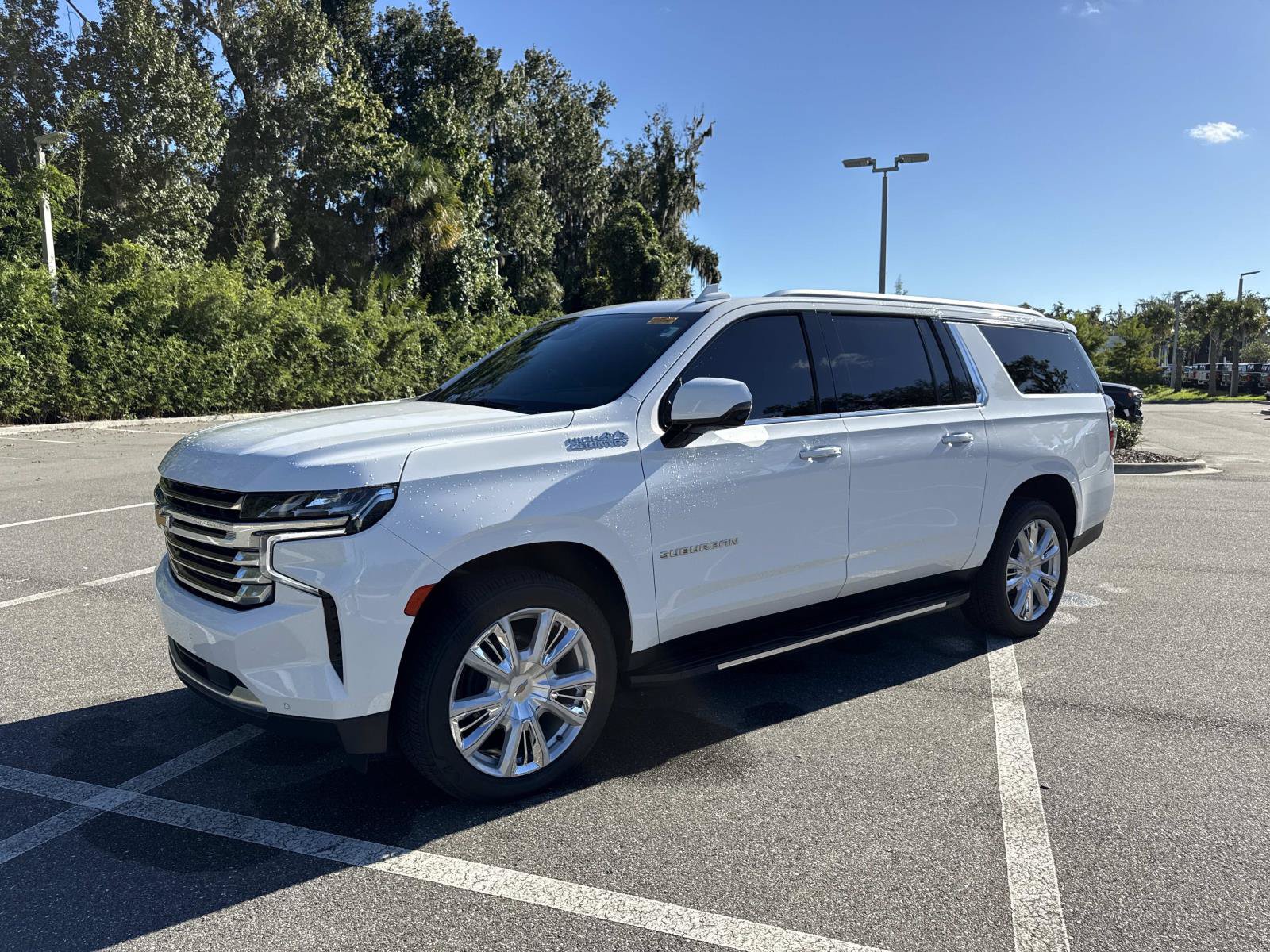 Used 2024 Chevrolet Suburban High Country AWD/4WD image 7