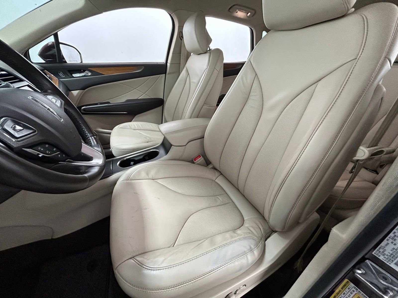 Used 2018 Lincoln MKC Select w/ Select Plus Package image 28