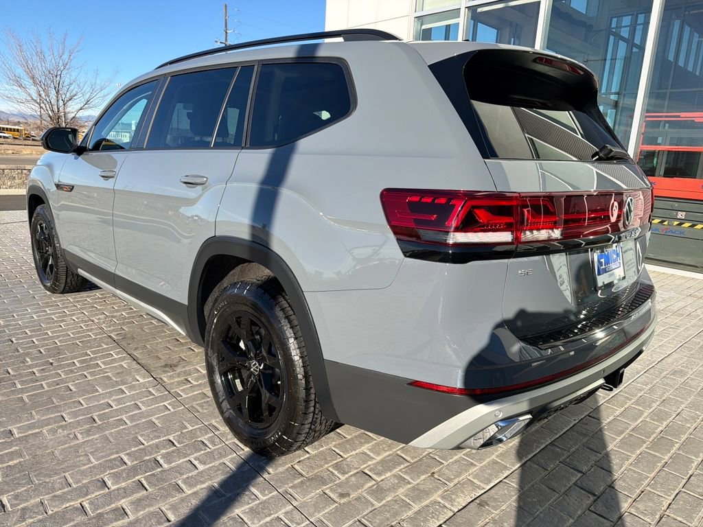 Certified 2025 Volkswagen Atlas Peak Edition SE image 5