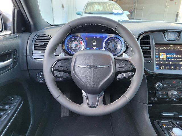Used 2023 Chrysler 300 S w/ Comfort Group RWD image 17