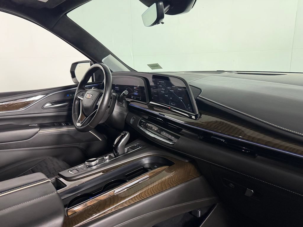 Used 2024 Cadillac Escalade ESV Sport Platinum w/ LPO, ONYX Package AWD/4WD image 31