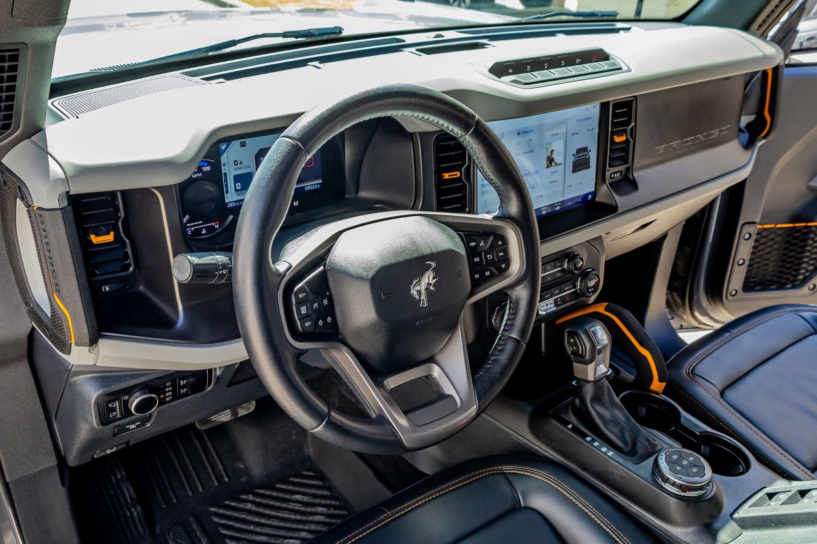 Used 2023 Ford Bronco Badlands w/ Sasquatch Package AWD/4WD image 17