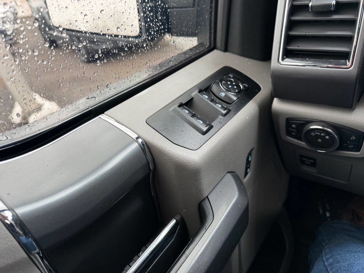 Used 2018 Ford F150 XLT w/ XTR Package AWD/4WD image 15