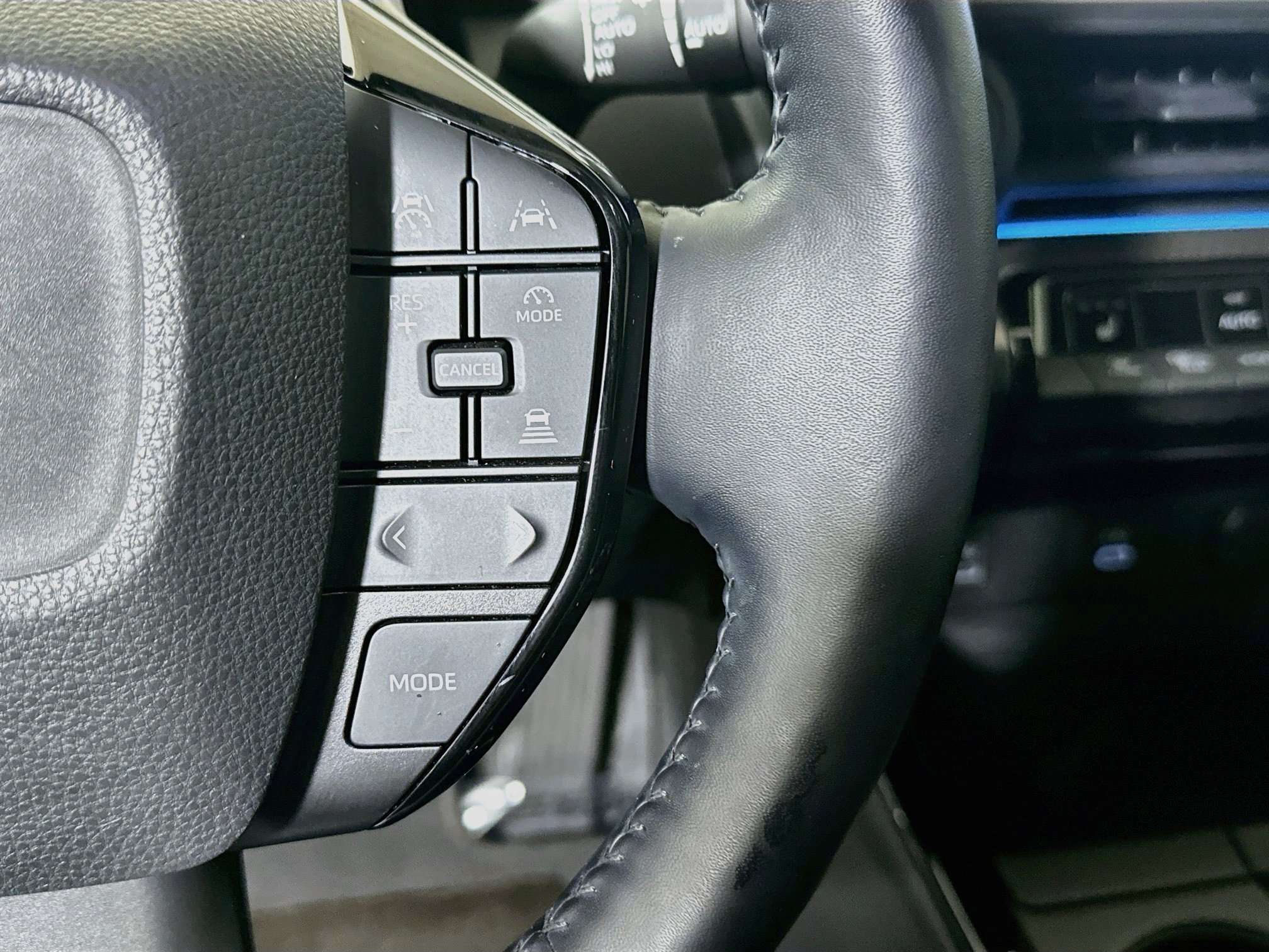 Certified 2023 Toyota Prius XLE FWD image 17