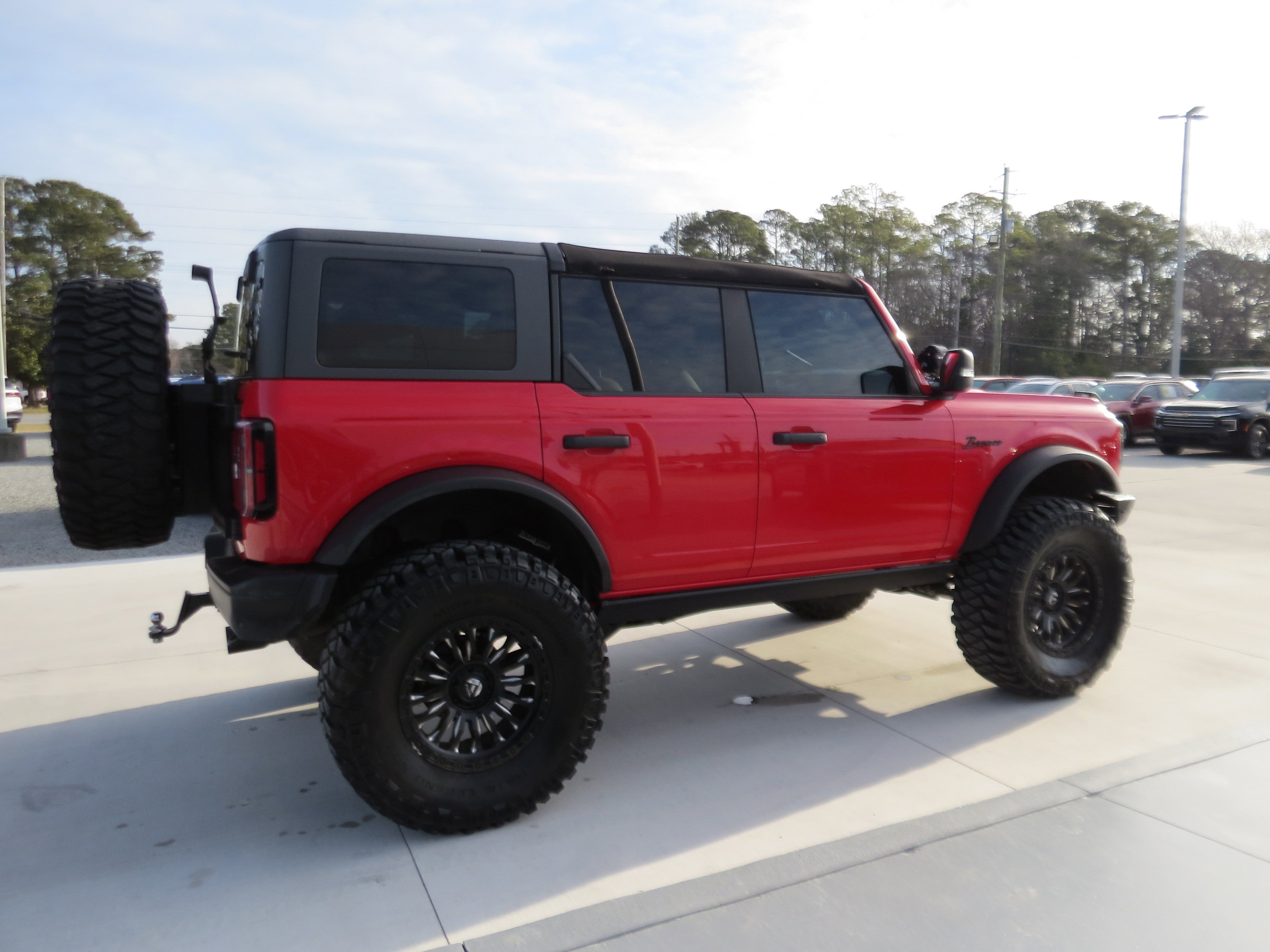 Used 2023 Ford Bronco Badlands image 6