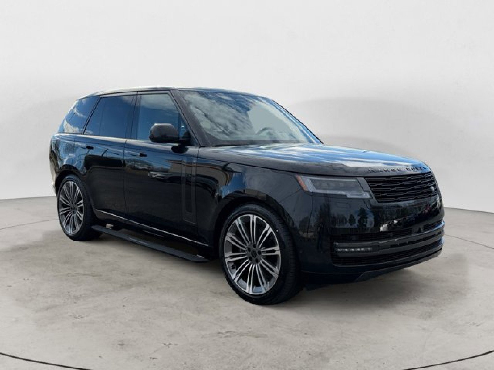 New 2026 Land Rover Range Rover SE image 2