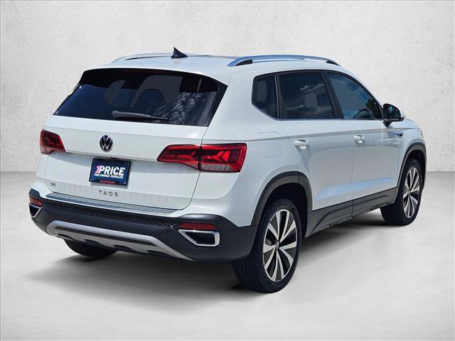 Used 2023 Volkswagen Taos SE w/ Panoramic Sunroof Package FWD image 5
