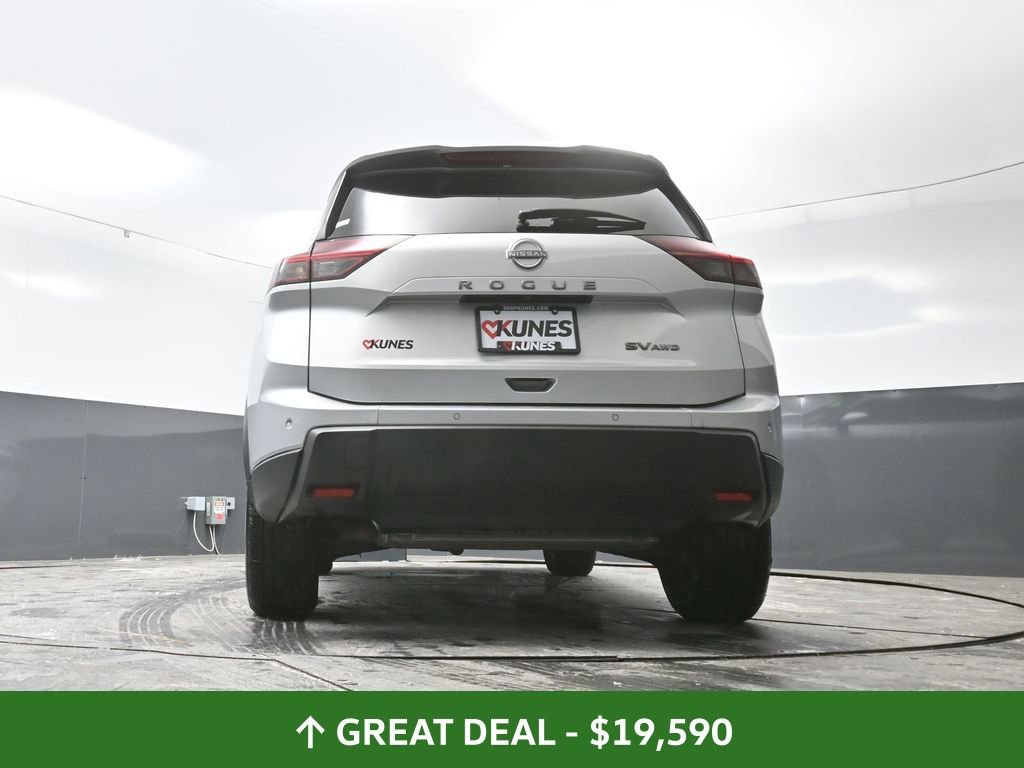 Used 2024 Nissan Rogue SV image 57