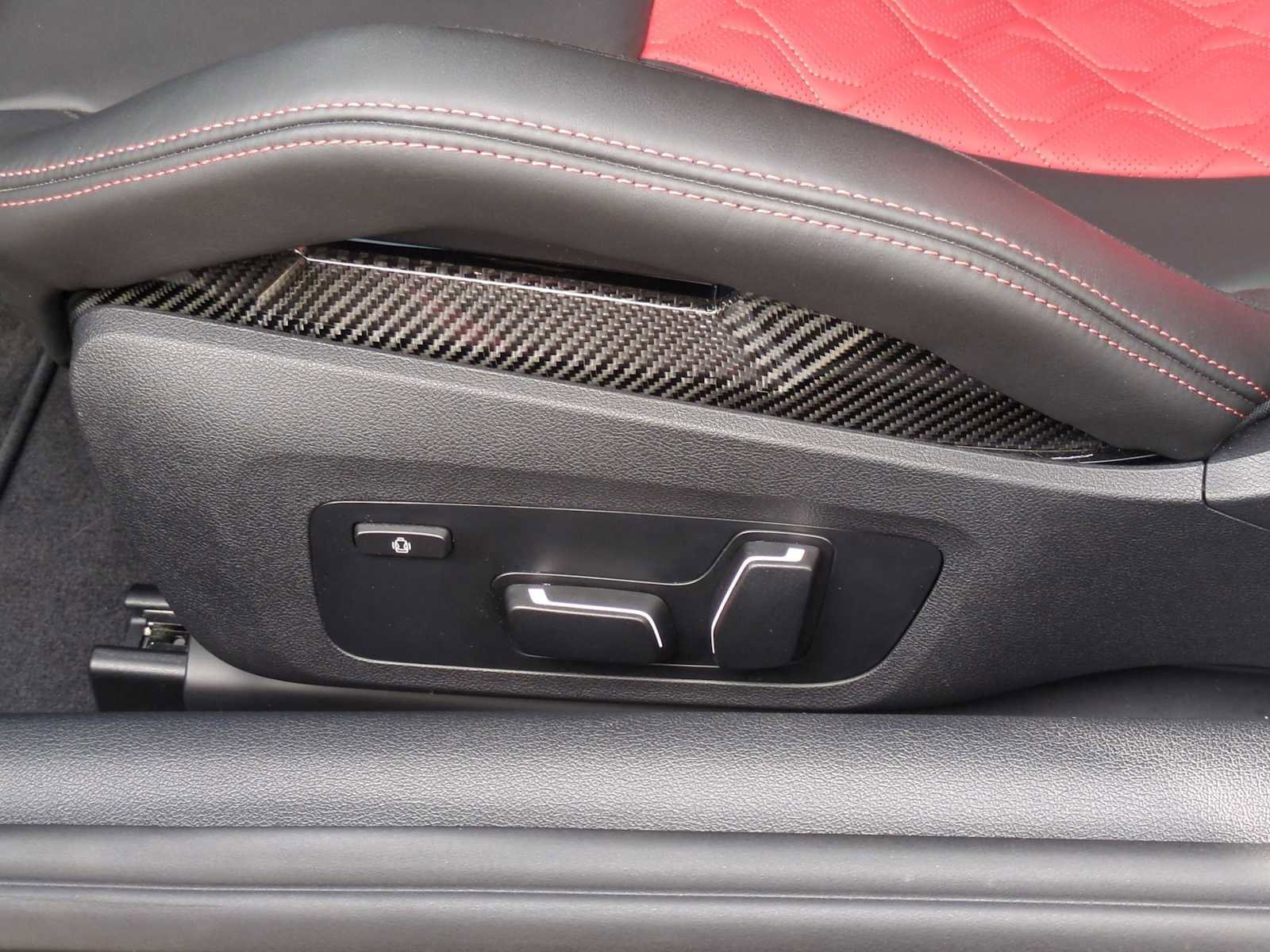 Used 2025 BMW M8 Competition w/ M Carbon Exterior Package image 16