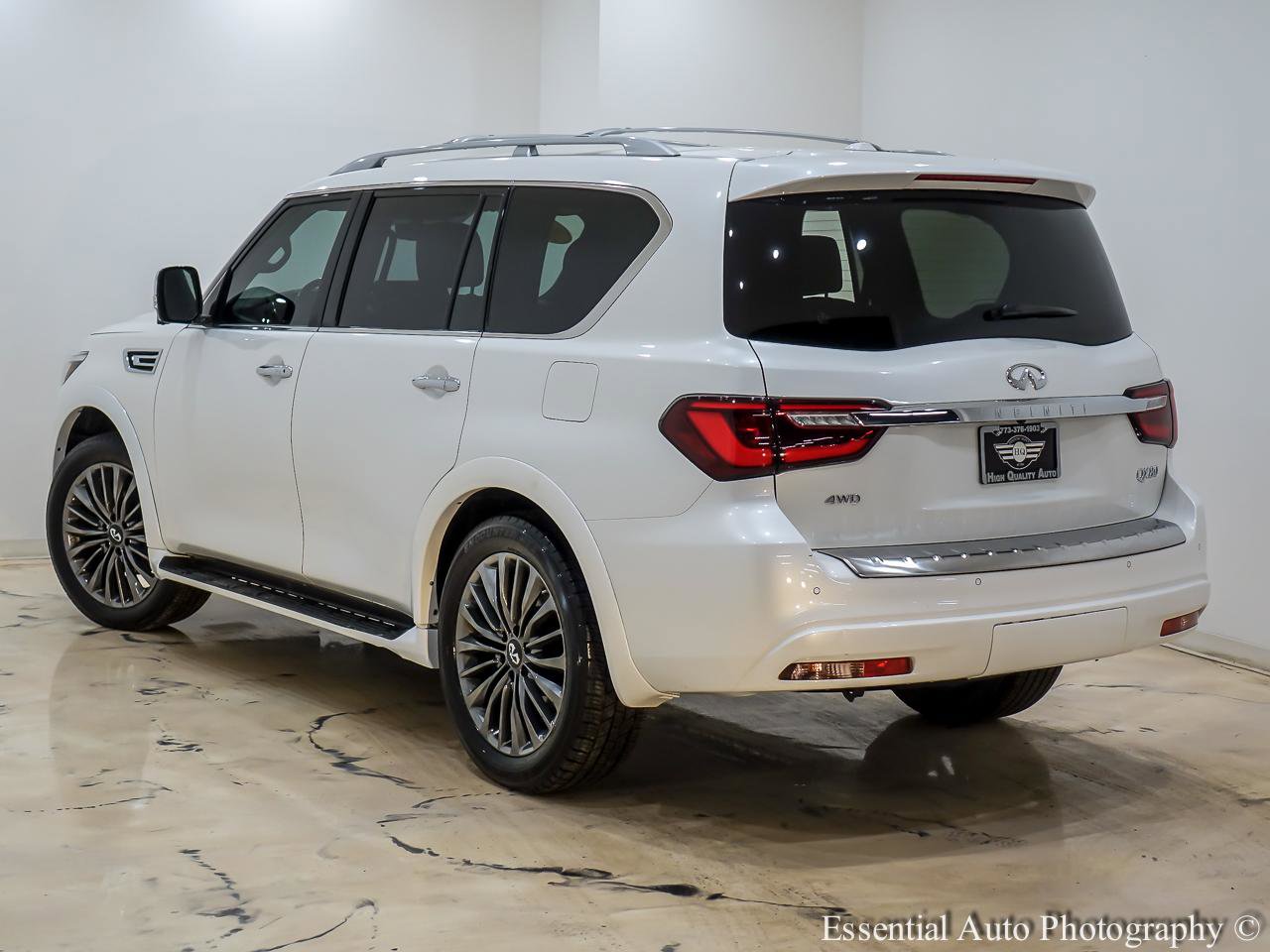 Used 2024 INFINITI QX80 Sensory w/ Cargo Package image 10