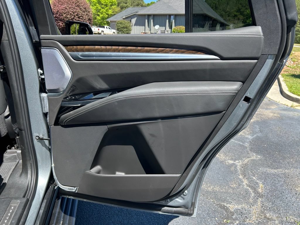 Used 2025 Cadillac Escalade Sport Platinum w/ LPO, Floor Liner Package AWD/4WD image 70