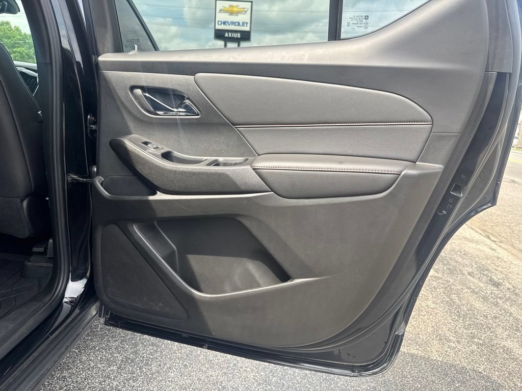 Used 2023 Chevrolet Traverse RS w/ LPO, Floor Liner Package FWD image 21