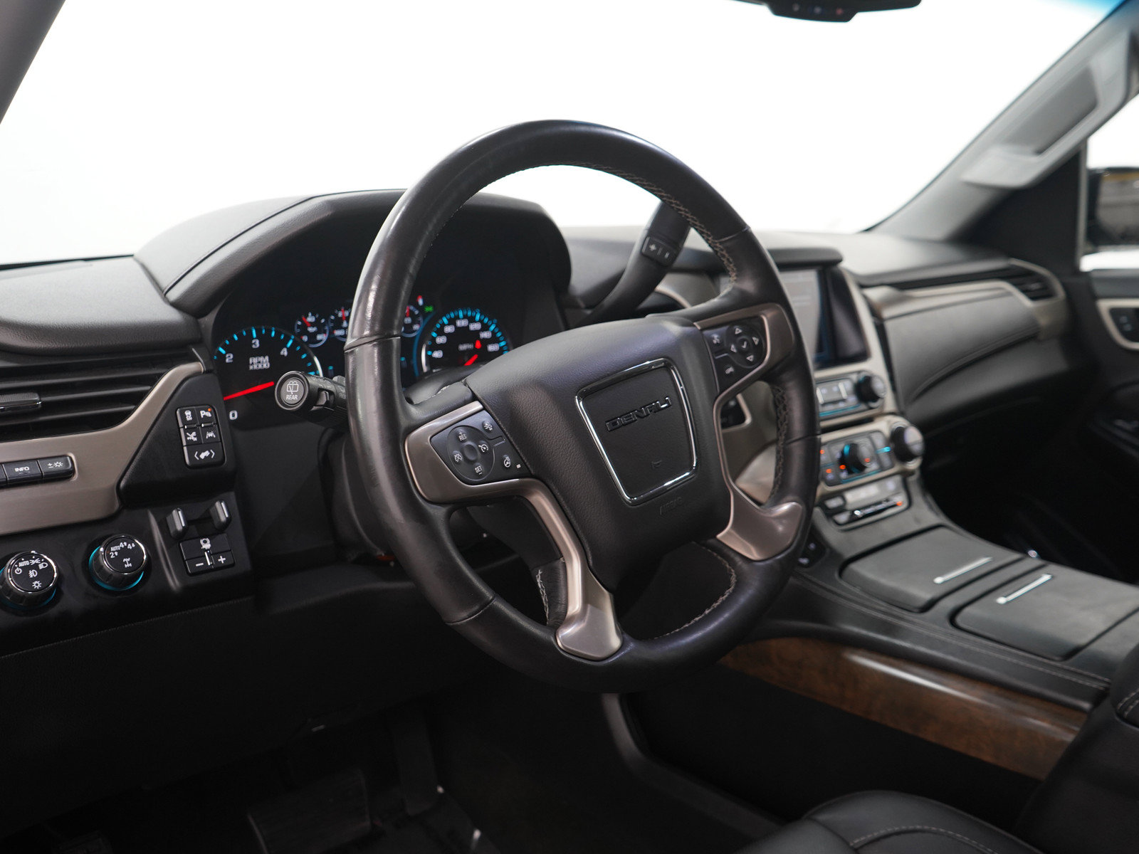 Used 2018 GMC Yukon Denali AWD/4WD image 29