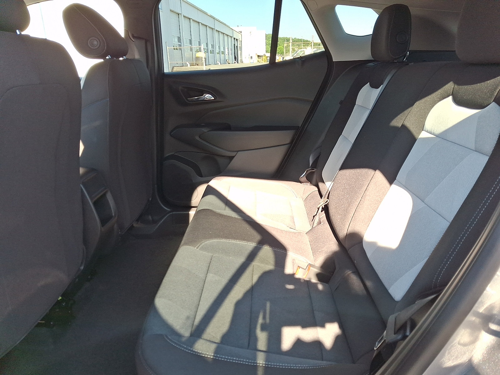 Certified 2025 Chevrolet Trax LS w/ LS Convenience Package FWD image 10