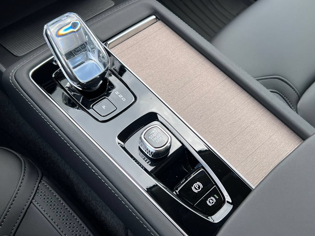 New 2026 Volvo XC90 B6 Plus w/ Protection Package Premier AWD/4WD image 28