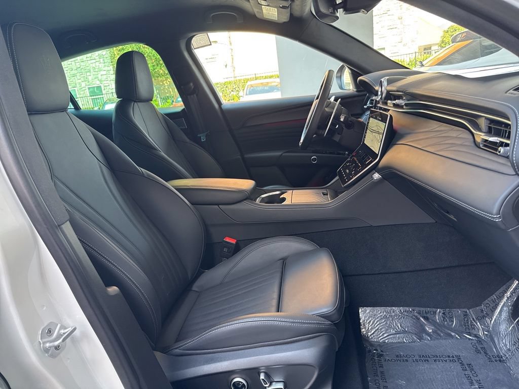 Used 2025 Maserati Grecale Modena AWD/4WD image 17