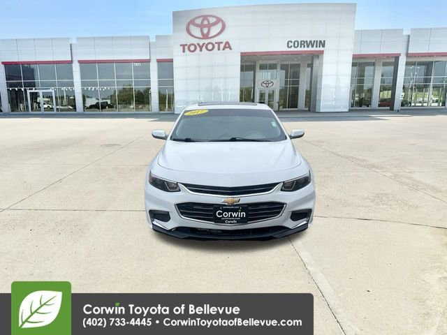 Used 2017 Chevrolet Malibu LT image 3