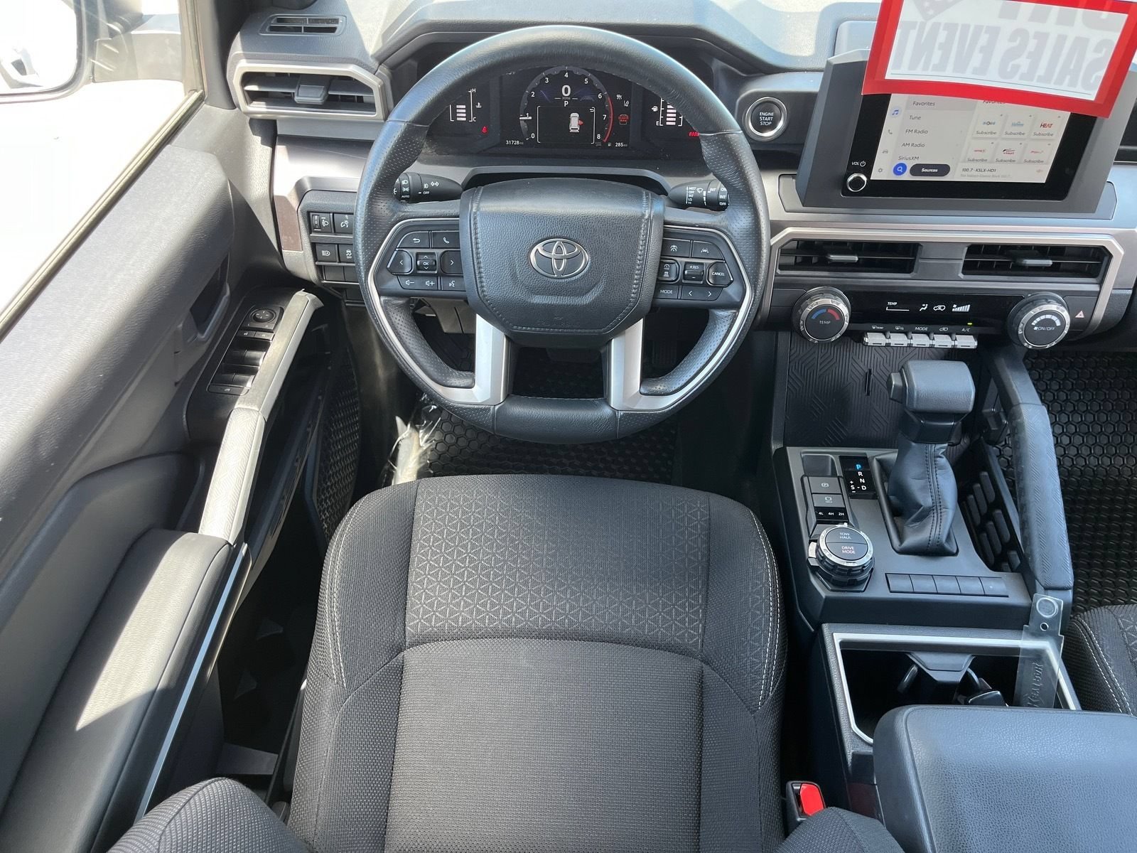 Used 2025 Toyota 4Runner SR5 AWD/4WD image 13