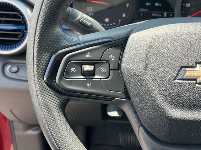 Used 2025 Chevrolet Trax LS FWD image 30
