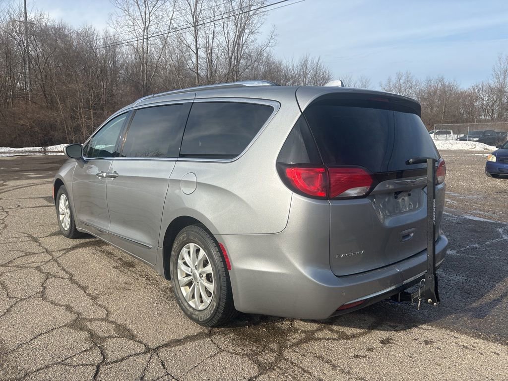 Used 2018 Chrysler Pacifica Touring-L video 3