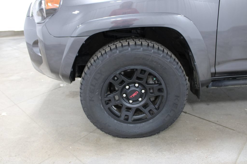Used 2023 Toyota 4Runner TRD Off-Road Premium AWD/4WD image 37