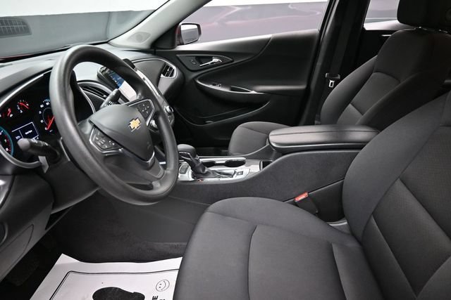 Used 2025 Chevrolet Malibu LT FWD image 16