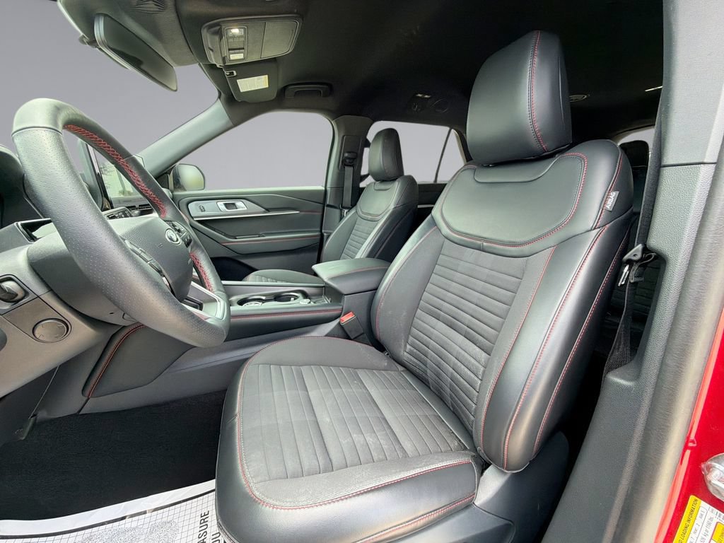Used 2025 Ford Explorer ST-Line w/ Premium Package RWD image 30