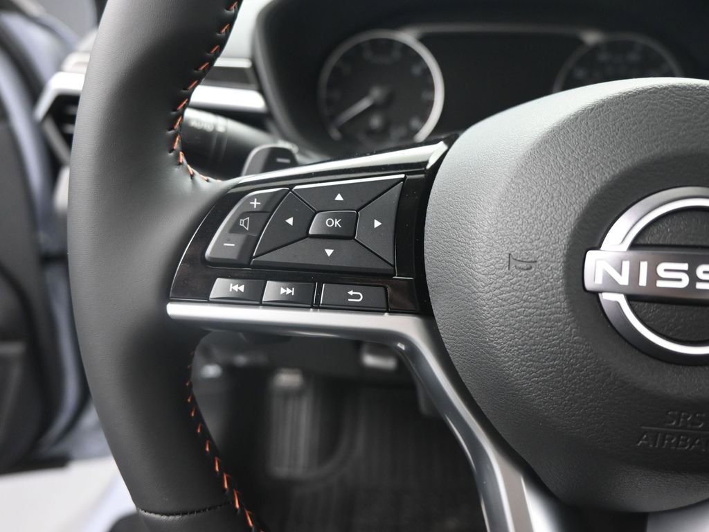 New 2025 Nissan Altima 2.5 SR image 11