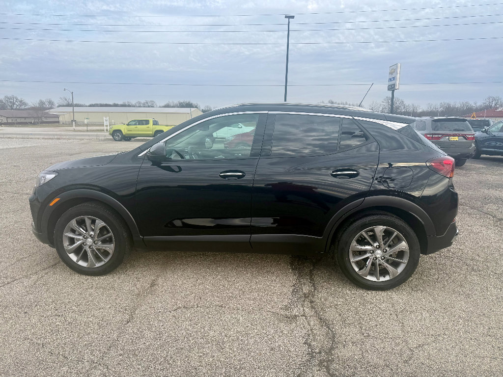 Used 2022 Buick Encore GX Essence w/ Experience Buick Package FWD image 1