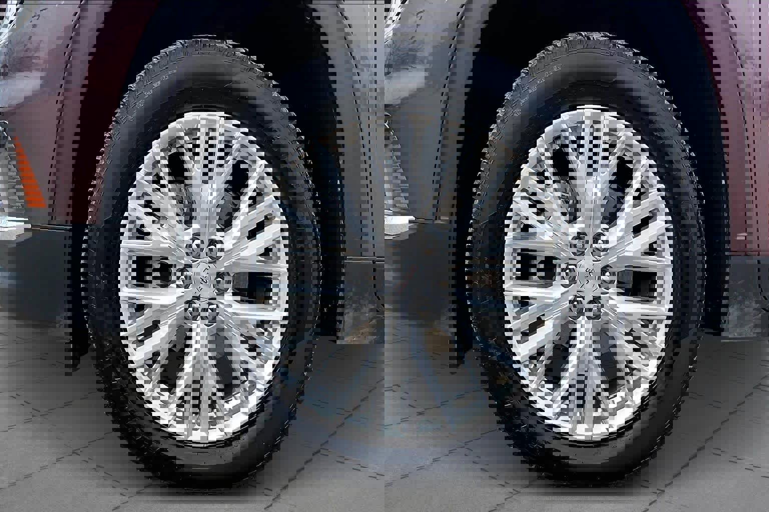 Used 2024 GMC Acadia Elevation image 10