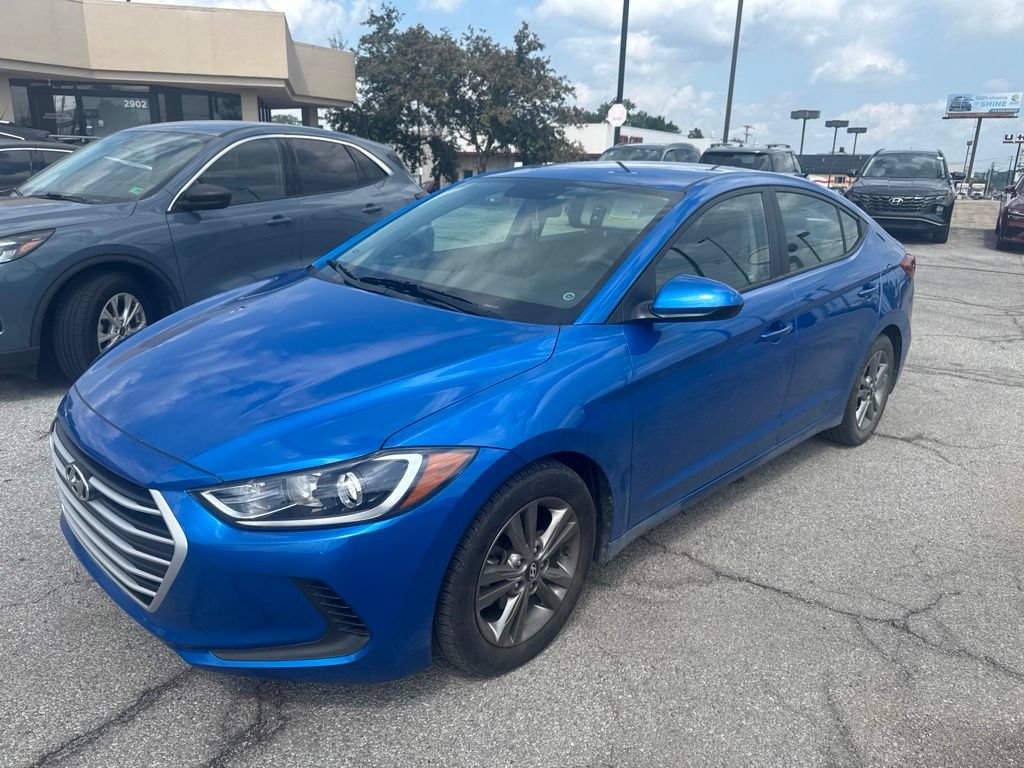 Used 2017 Hyundai Elantra SE FWD image 1