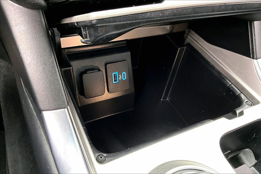 Used 2022 Ford Explorer Limited w/ Equipment Group 301A image 33