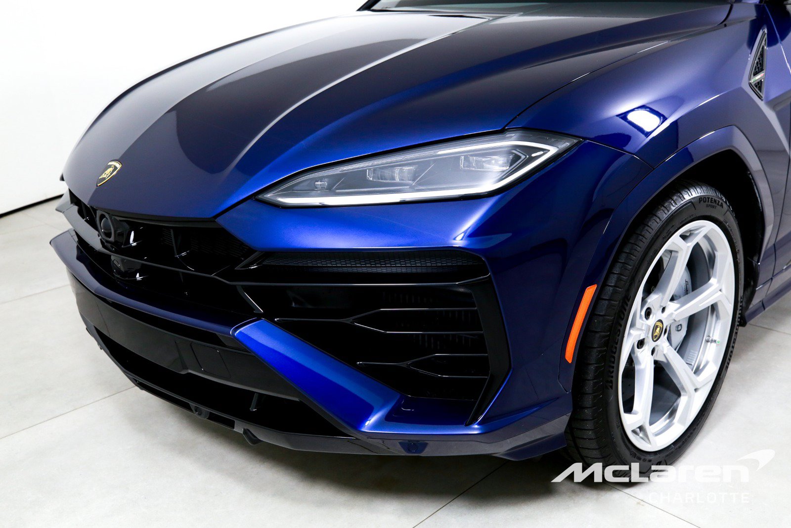 Used 2026 Lamborghini Urus SE AWD/4WD image 38