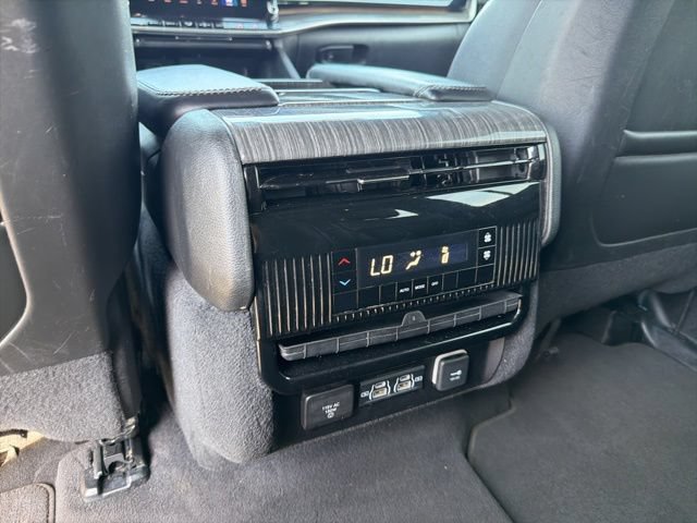 Used 2022 Jeep Wagoneer Series II AWD/4WD image 30