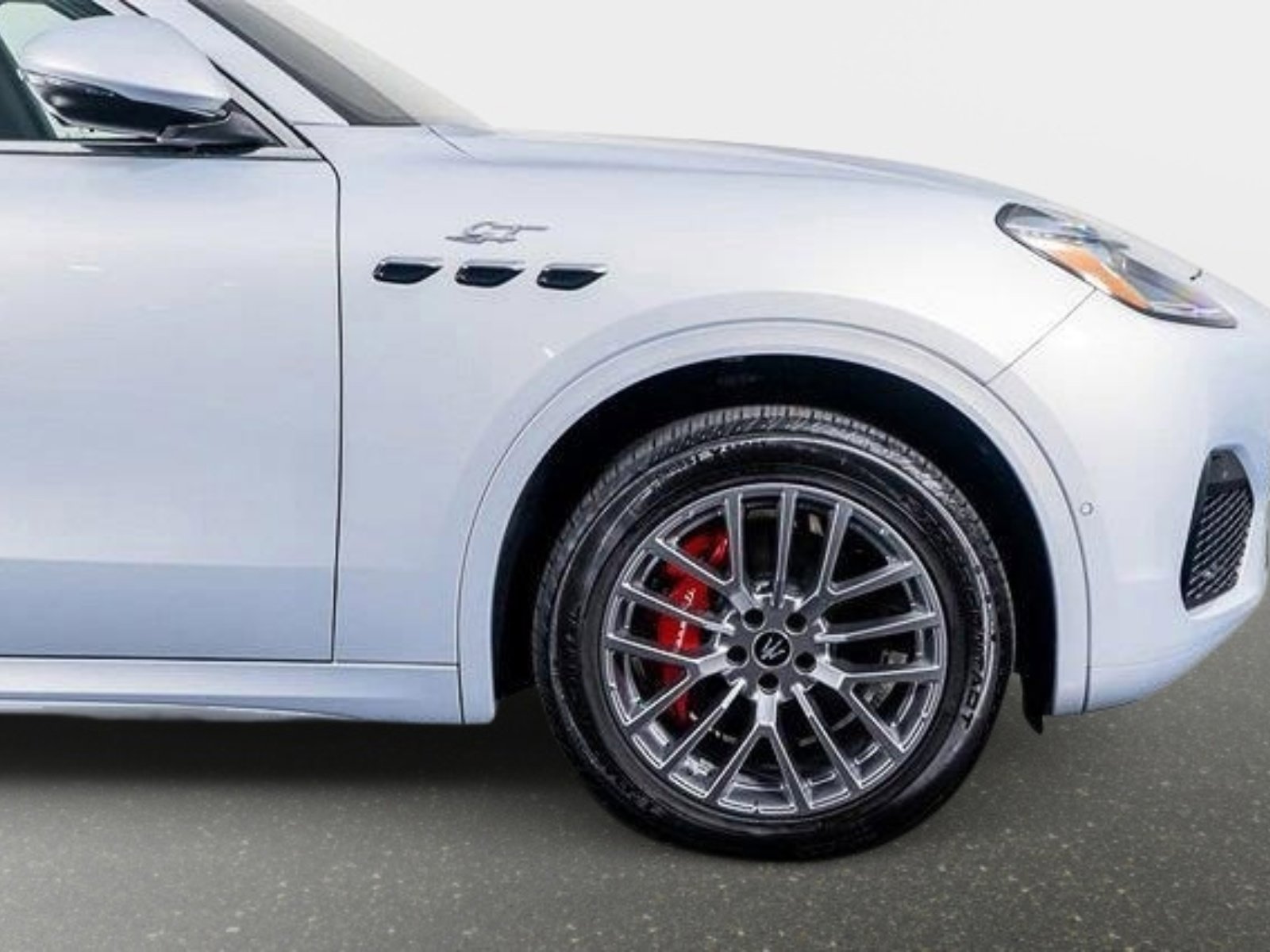 Used 2024 Maserati Grecale GT image 33