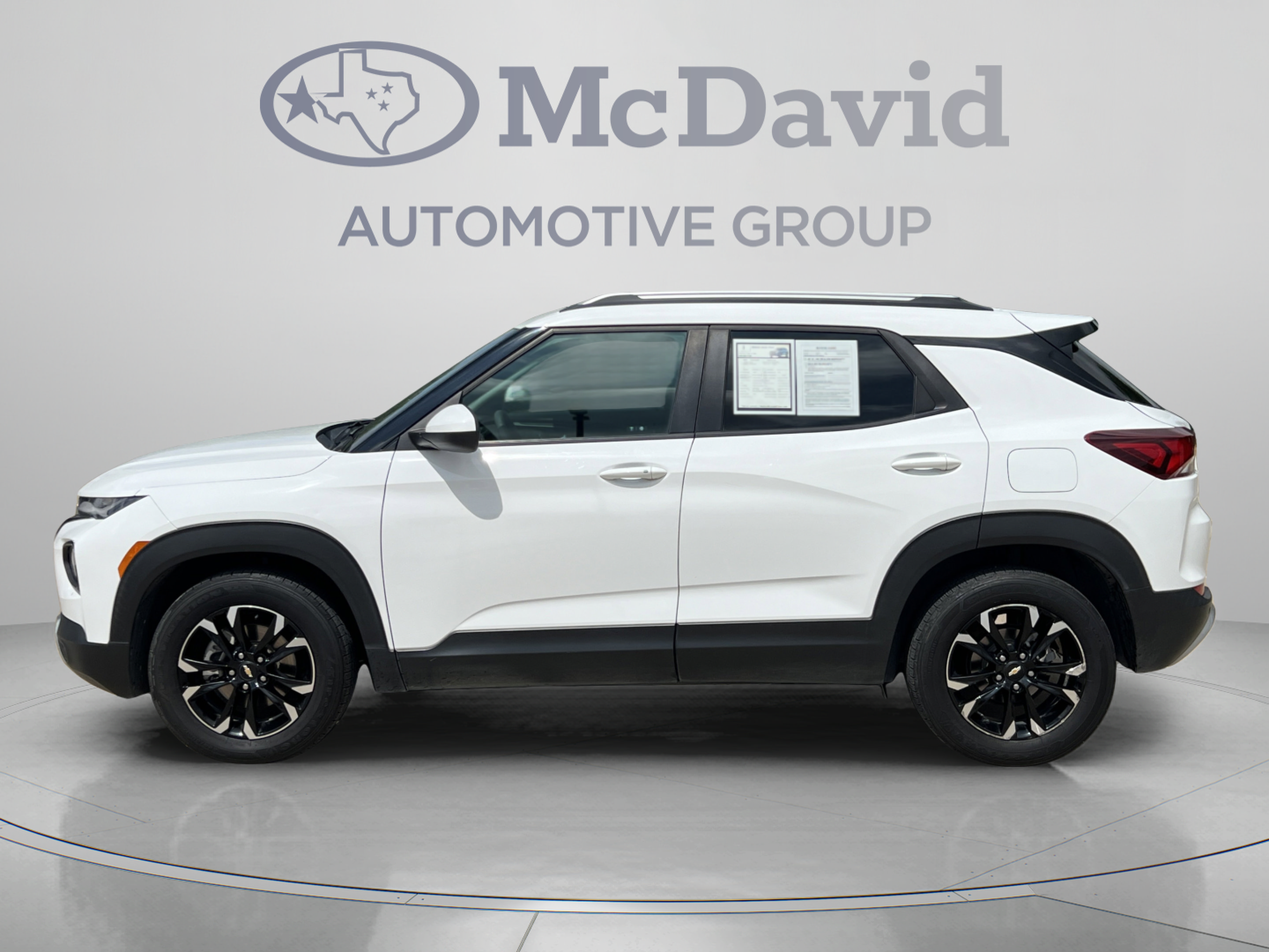 Used 2021 Chevrolet TrailBlazer LT w/ Convenience Package FWD image 4