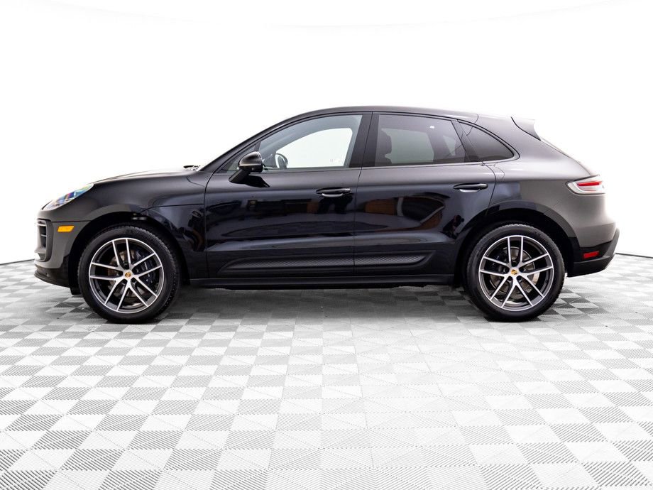 Certified 2025 Porsche Macan video 2