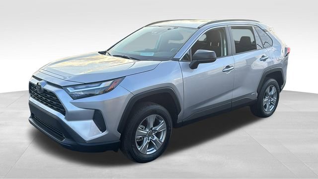 Used 2025 Toyota RAV4 LE AWD/4WD image 2