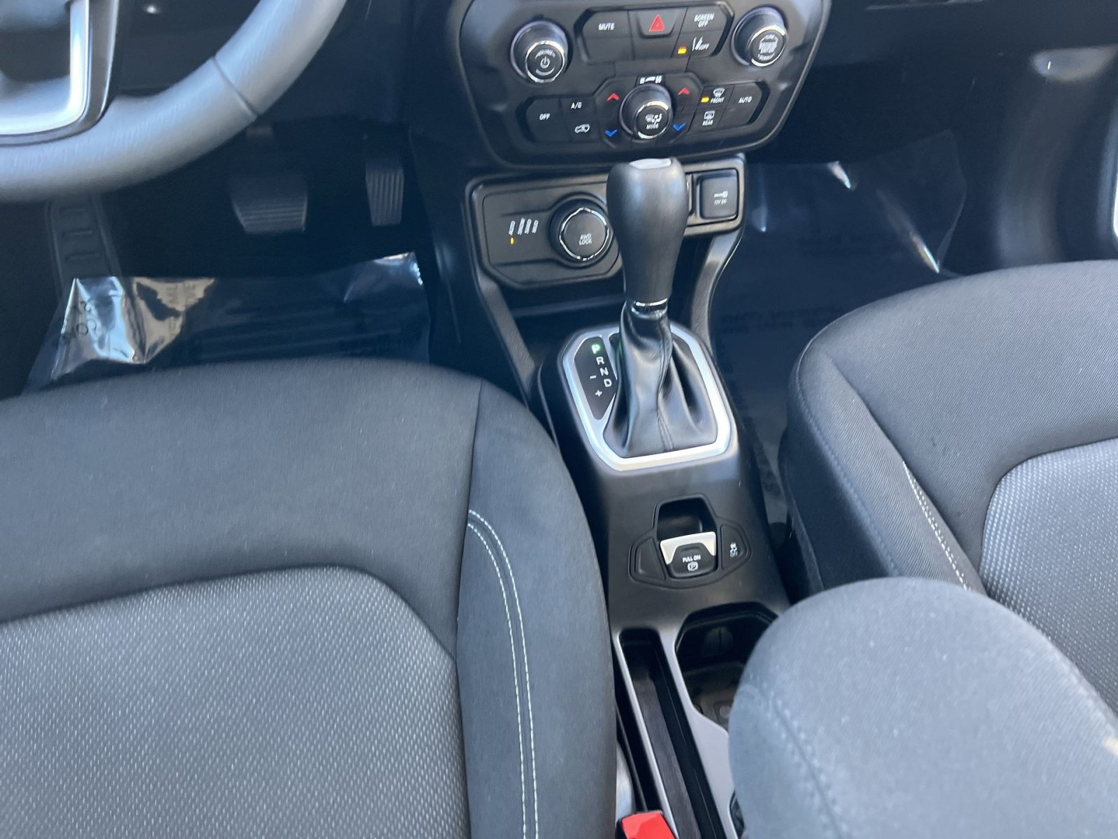 Used 2021 Jeep Renegade Sport image 21