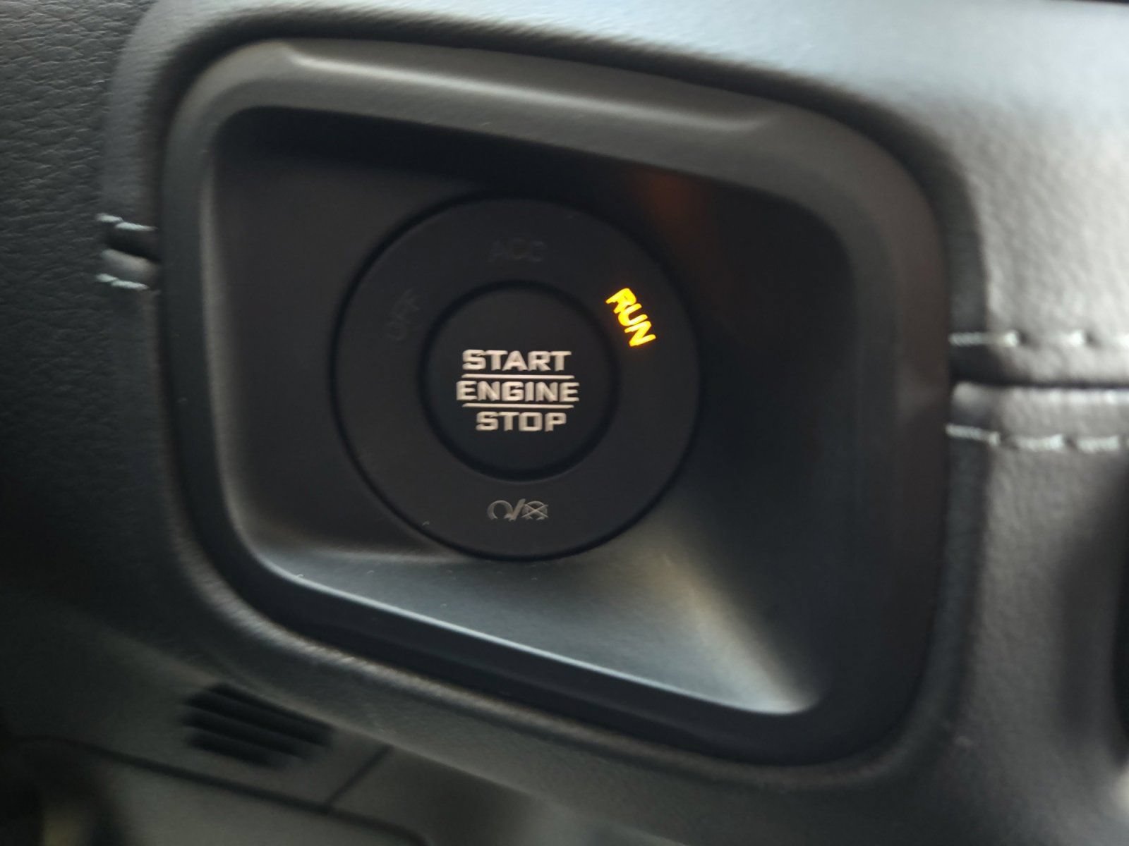 Used 2025 Jeep Wrangler Unlimited Sahara AWD/4WD image 17