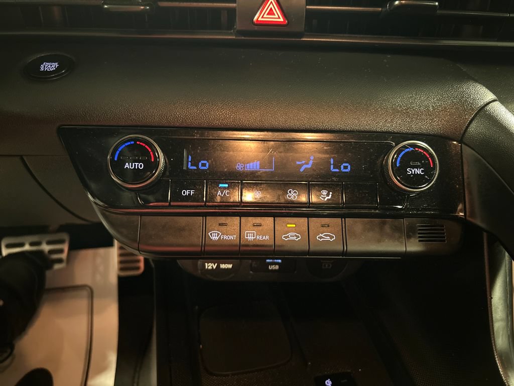 Used 2025 Hyundai Elantra Sport FWD image 17