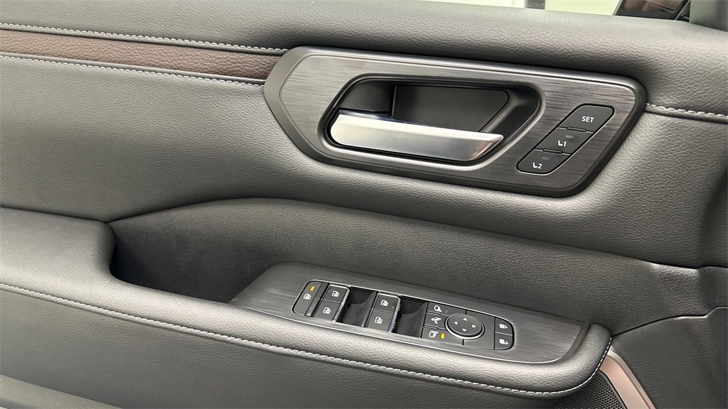 New 2025 Nissan Armada Platinum Reserve image 20