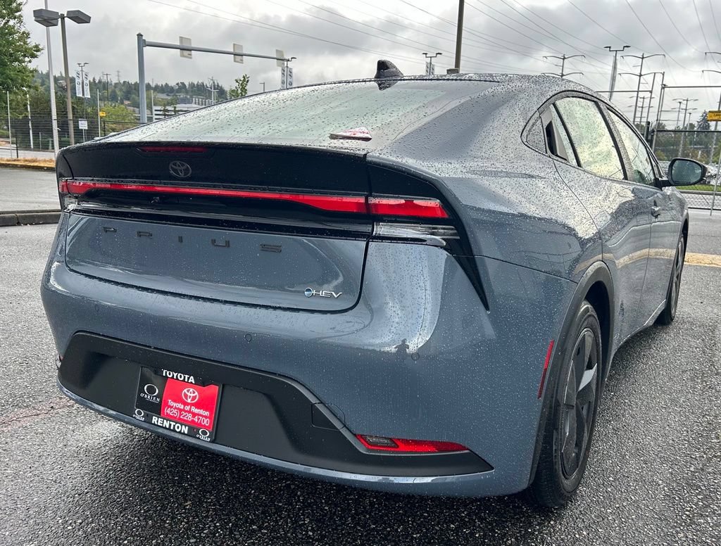 New 2027 Toyota Prius LE FWD image 5