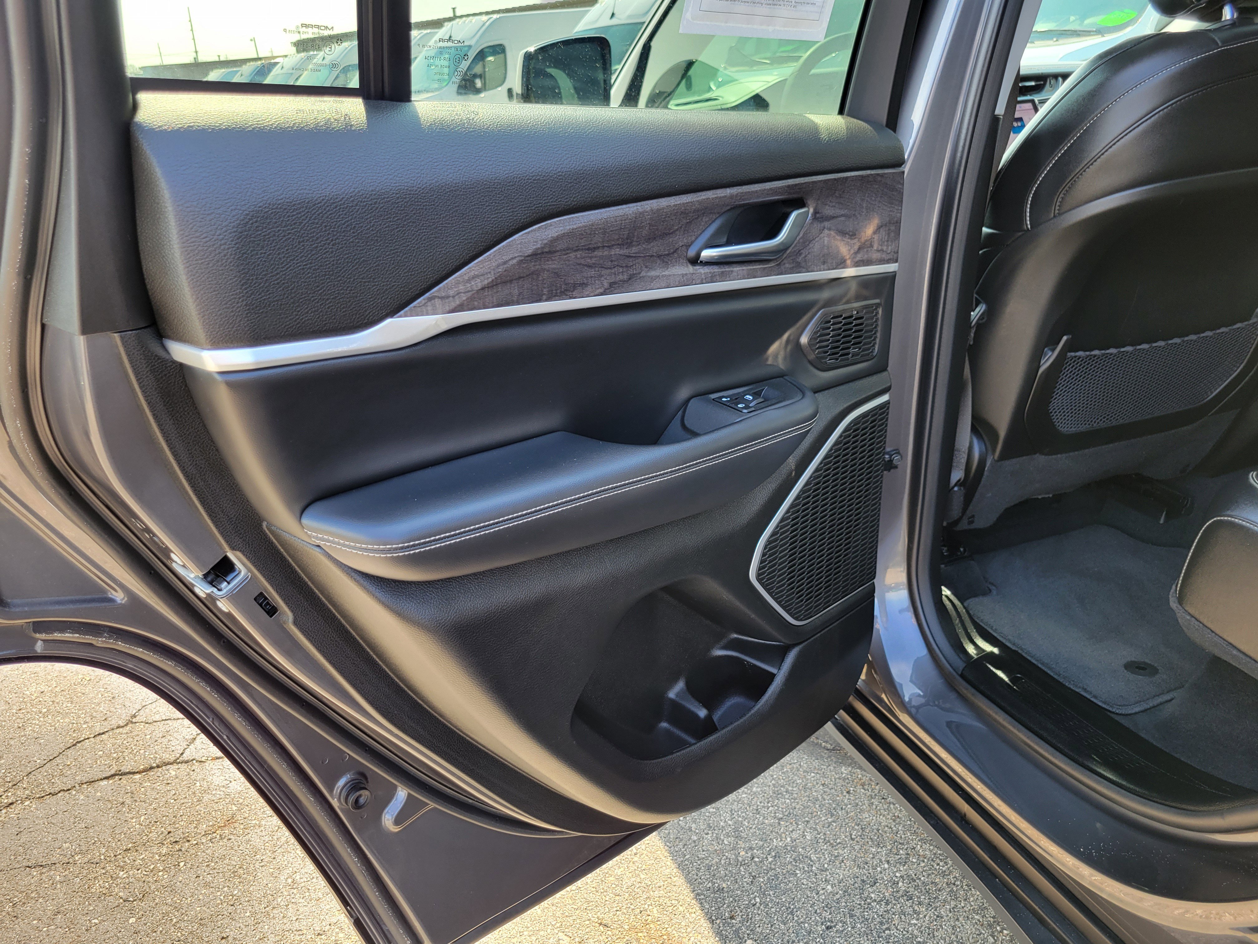 Used 2022 Jeep Grand Cherokee Limited 4xe image 18