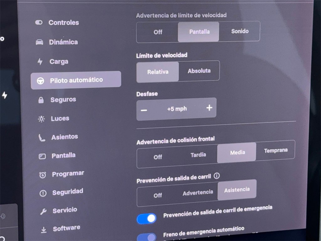 Used 2021 Tesla Model Y Long Range image 25