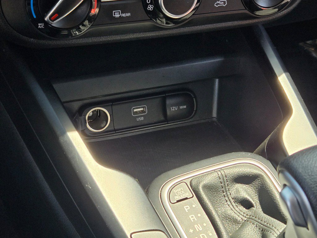 Used 2025 Kia Soul LX w/ LX Technology Package FWD image 26